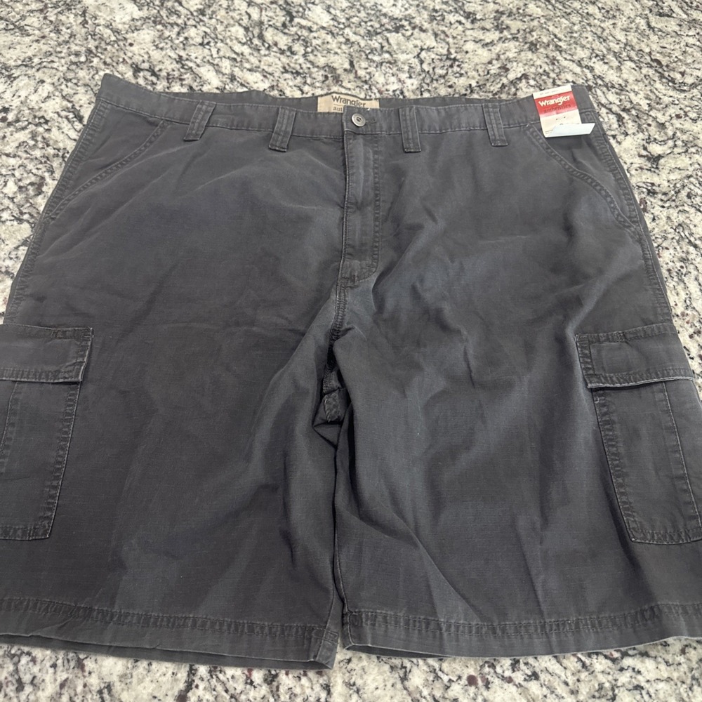 Wrangler Authentics Men's Classic Relaxed Fit Cargo Shorts 46 Gray